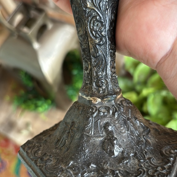 Antique silver plated Fluted Dutch Scene Vase with hexagon base - Picture 4 of 10